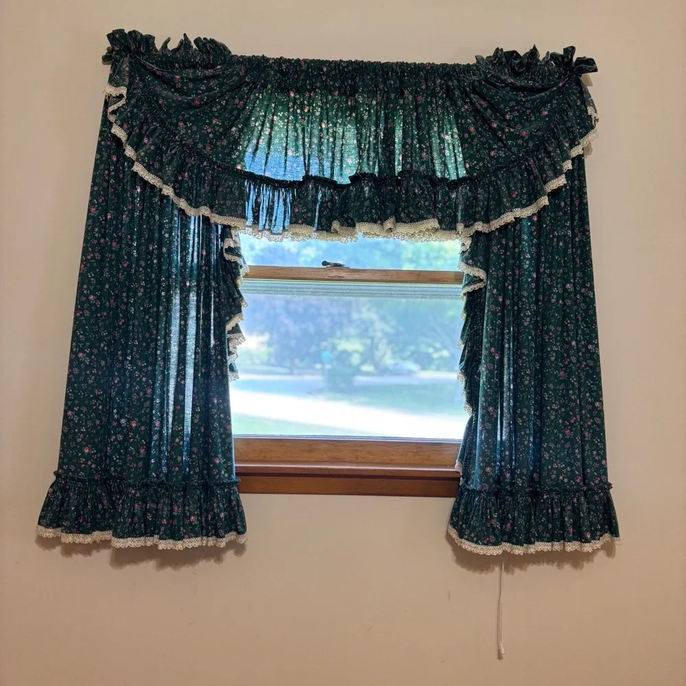 Vintage Dark Green Floral Ruffled Curtain Set with Lace Trim Cottagecore 45in